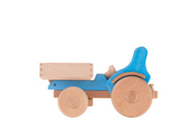 Lade das Bild in den Galerie-Viewer, Holztraktor - Fridolin (hellblau)
