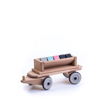 Lade das Bild in den Galerie-Viewer, Holzzug - Holzeisenbahn Lore mit Steinen