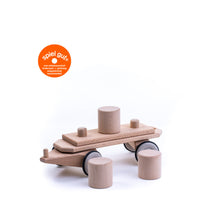 Lade das Bild in den Galerie-Viewer, Holzzug - Holzeisenbahn Anhänger mit drei Tonnen