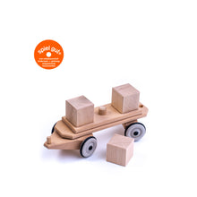 Lade das Bild in den Galerie-Viewer, Holzzug- Holzeisenbahn Anhänger mit drei Würfeln