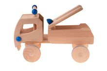 Lade das Bild in den Galerie-Viewer, Holz Rutscher Fred – Rutschauto

