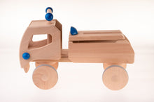 Lade das Bild in den Galerie-Viewer, Holz Rutscher Fred – Rutschauto
