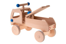 Lade das Bild in den Galerie-Viewer, Holz Rutscher Fred – Rutschauto
